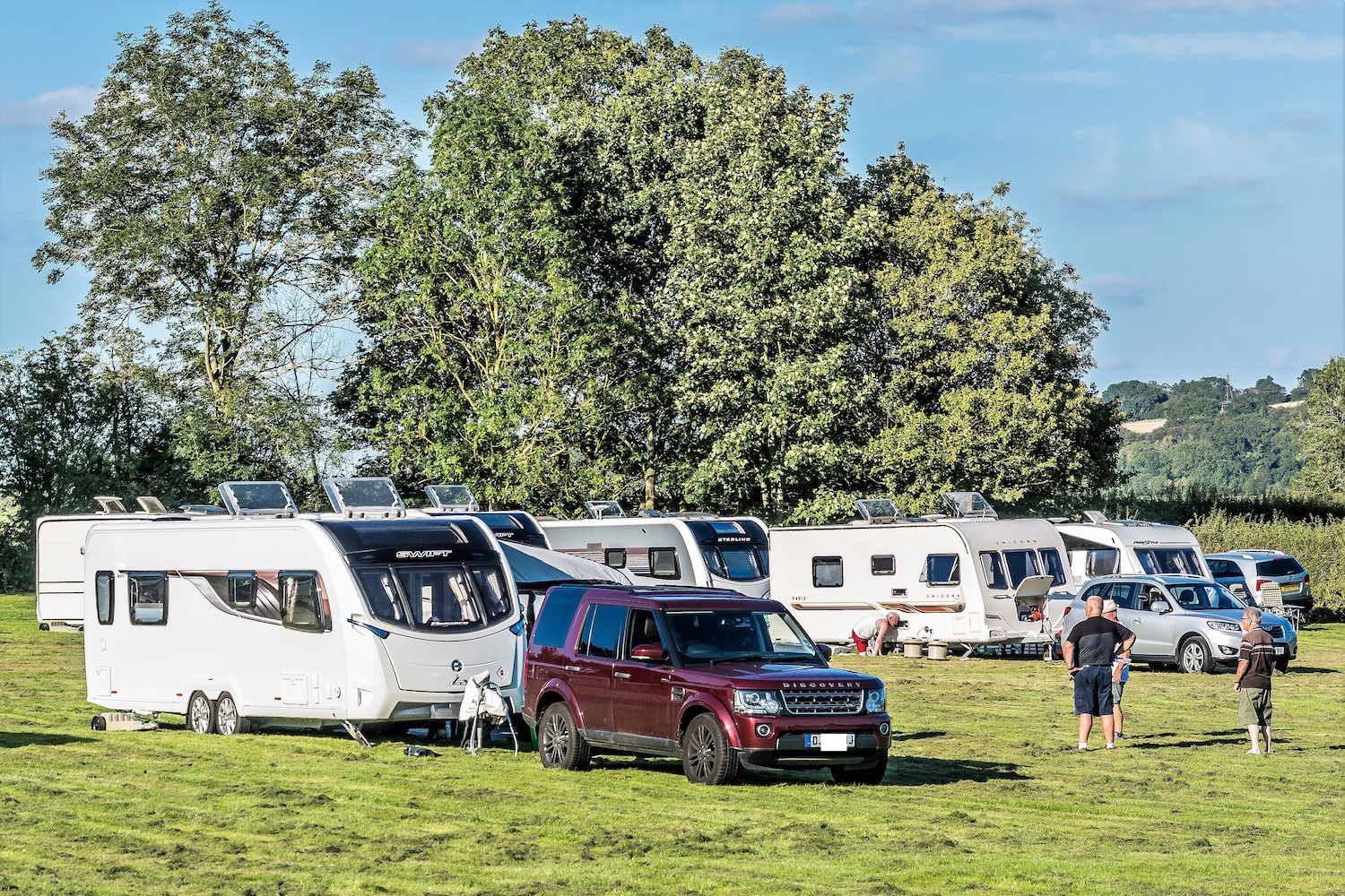 Land Rover Discovery with Caravan